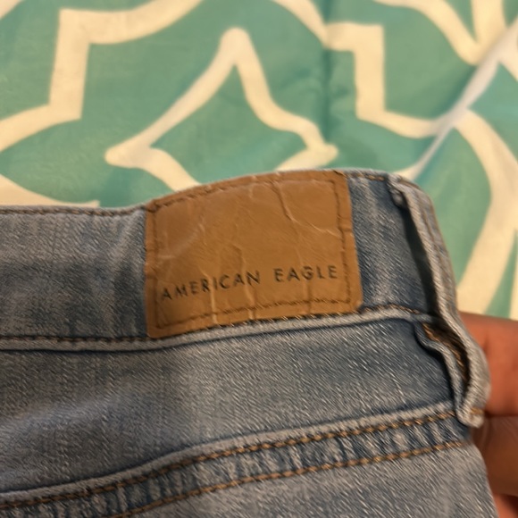 American Eagle skinny jeans size 2 distressed pocket - Picture 3 of 5